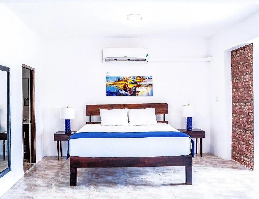 2Br I 1.5 Bath I Ocean & Mountain Views I Apartment W/ Balcony I Montego Bay